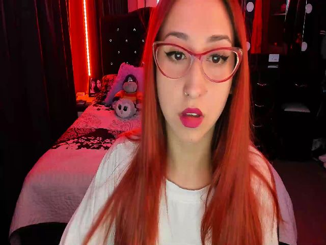 Live sex webcam photo for Cristal_kat #272592212