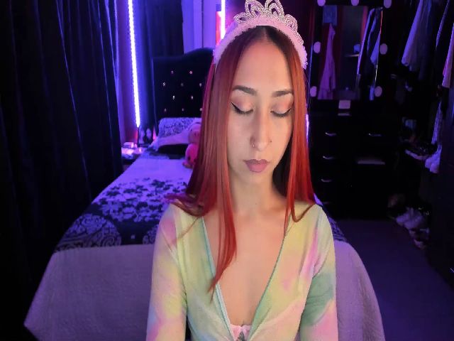 Live sex webcam photo for Cristal_kat #272636650