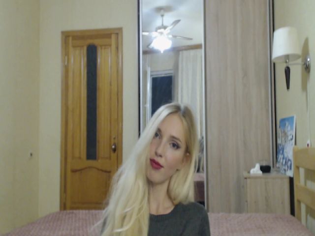 Live sex webcam photo for CristyGT #273935100