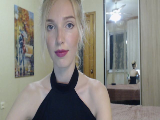 Live sex webcam photo for CristyGT #273983780