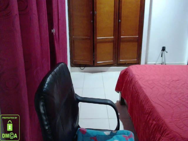 Live sex webcam photo for CristySavoy #272338623