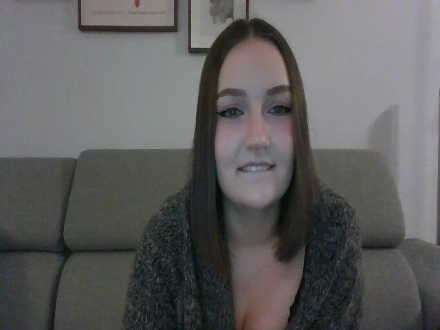 Live sex webcam photo for CrystalCold #272299542