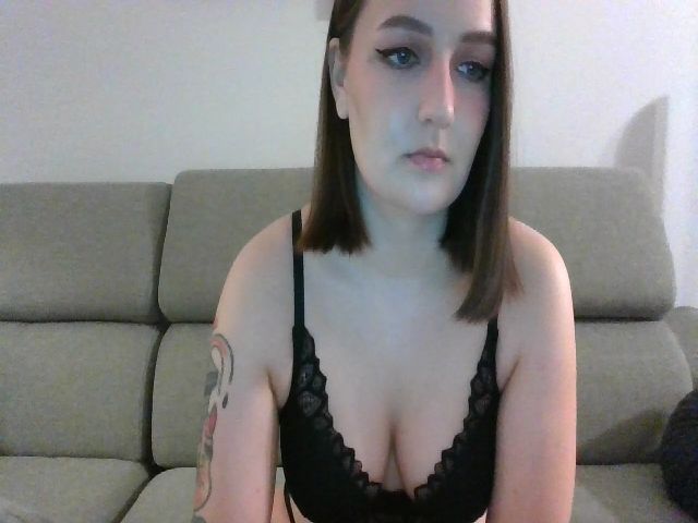 Live sex webcam photo for CrystalCold #272413919