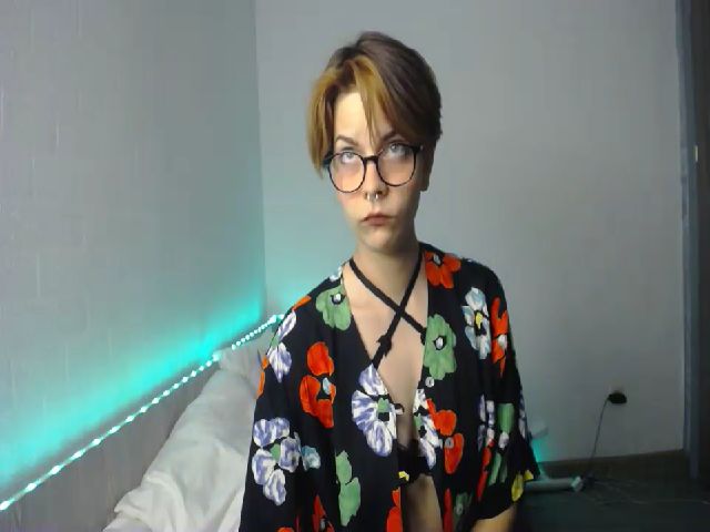 Live sex webcam photo for CrystalMolly #274497043