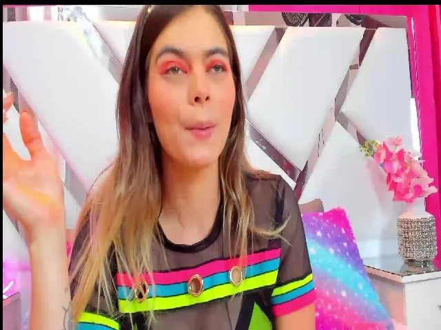 Live sex webcam photo for CrystalRoose #273178938