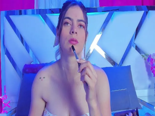 Live sex webcam photo for CrystalRoose #273623308