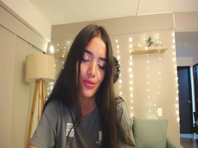 Live sex webcam photo for Crystal_girlx #274109710