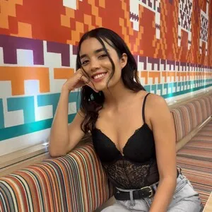 Live sex webcam photo for Crystal_girlx