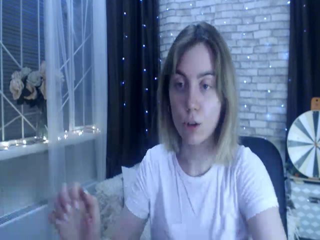 Live sex webcam photo for CumMeaRiver #272128791