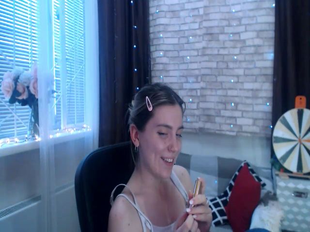 Live sex webcam photo for CumMeaRiver #272144161