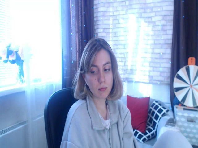 Live sex webcam photo for CumMeaRiver #272304586