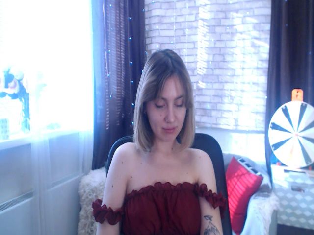 Live sex webcam photo for CumMeaRiver #272325625