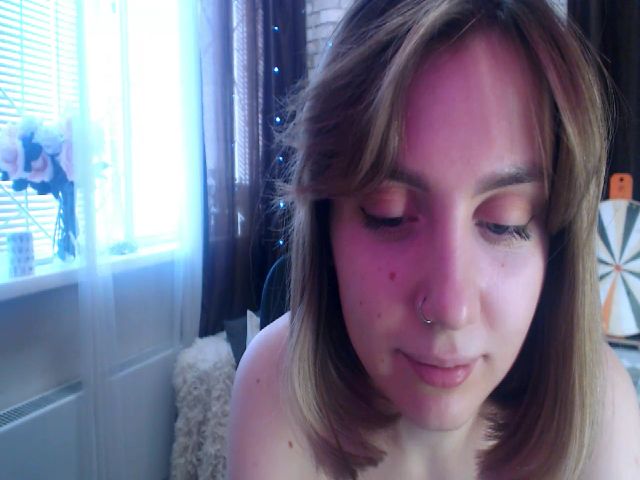 Live sex webcam photo for CumMeaRiver #272327459