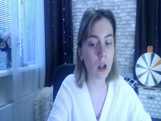 Live sex webcam photo for CumMeaRiver #272432154