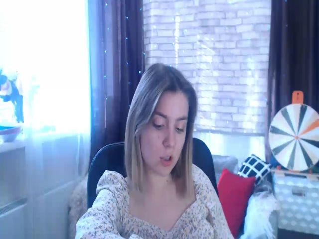 Live sex webcam photo for CumMeaRiver #272433207