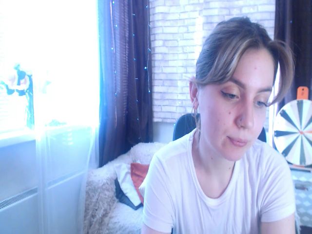 Live sex webcam photo for CumMeaRiver #272473476