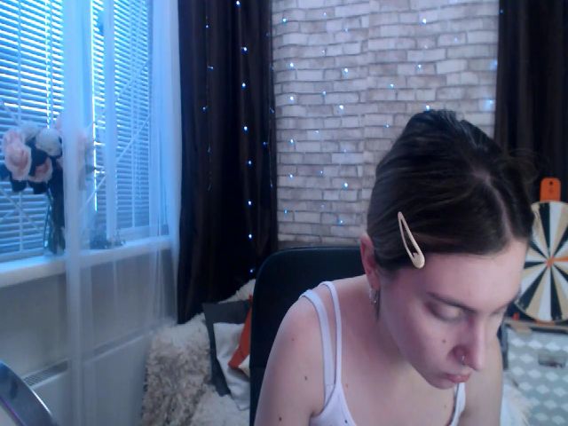 Live sex webcam photo for CumMeaRiver #272495344