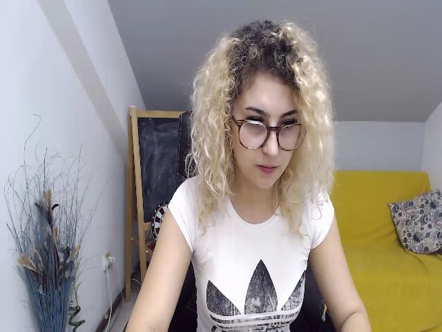 Live sex webcam photo for CurlyBella #272473153