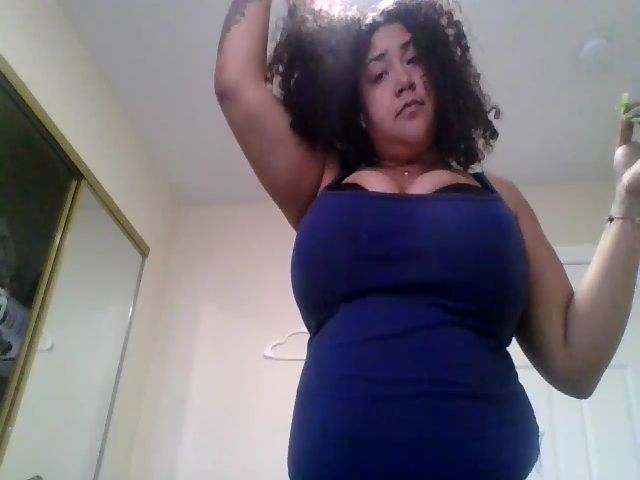 Live sex webcam photo for CurlyBoricua #273488840