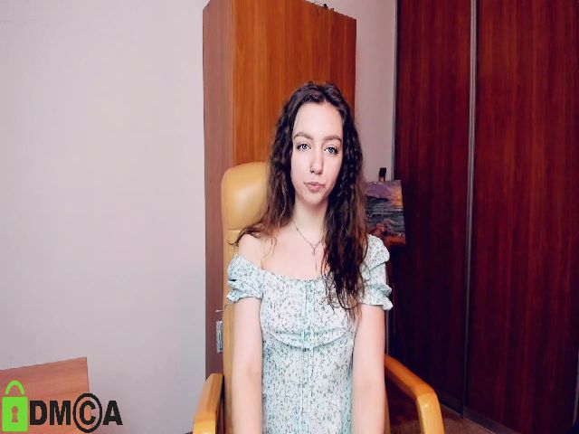 Live sex webcam photo for CurlyCandybar #272072075