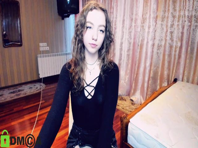 Live sex webcam photo for CurlyCandybar #272161208