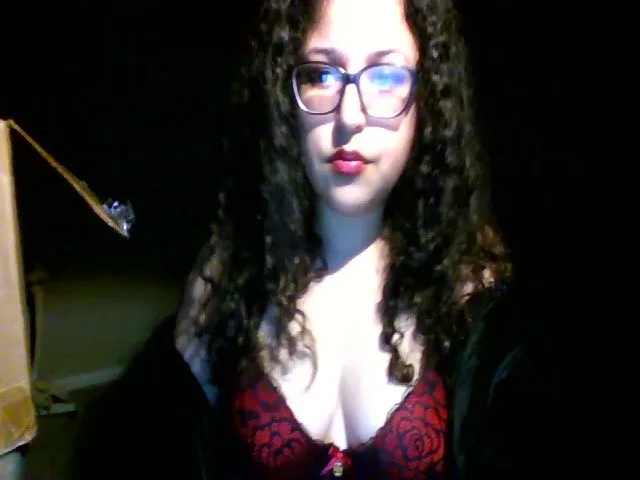 Live sex webcam photo for CurlyQ_ #272077036