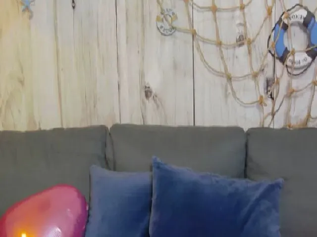 Live sex webcam photo for CurlyVibe #272455940