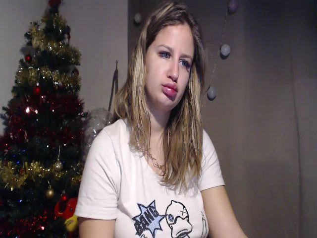 Live sex webcam photo for Curlymayaa #271824055