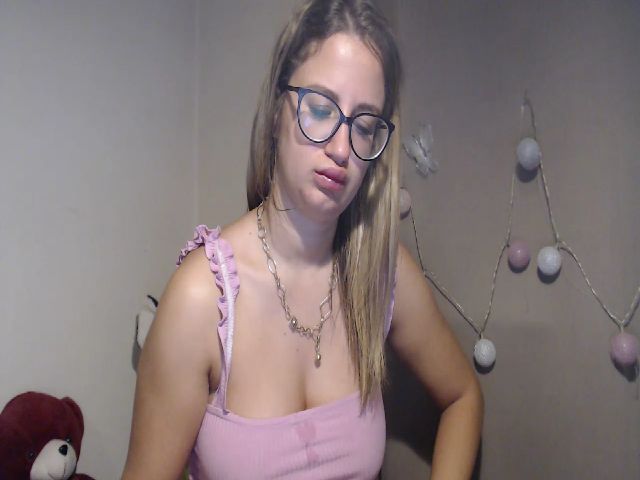 Live sex webcam photo for Curlymayaa #272223188