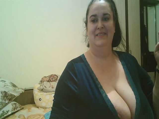 Live sex webcam photo for CurvyKatey #272578592