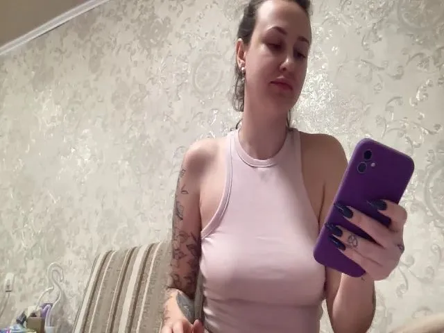 Live sex webcam photo for Curvy_Bae #272220571