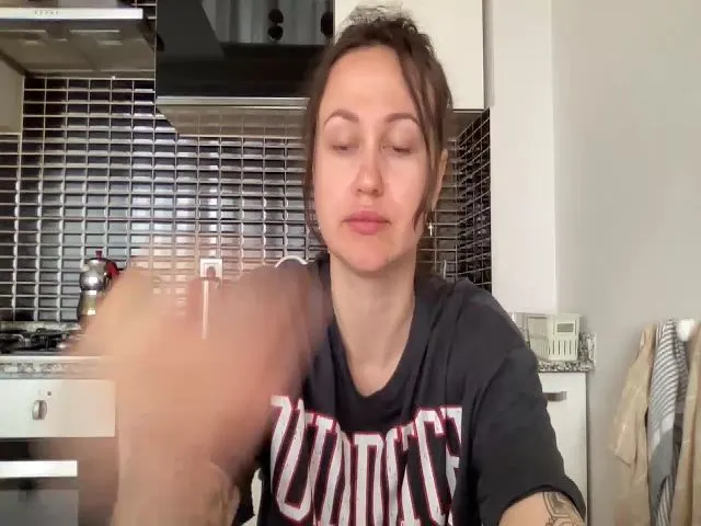 Live sex webcam photo for Curvy_Bae #273106045