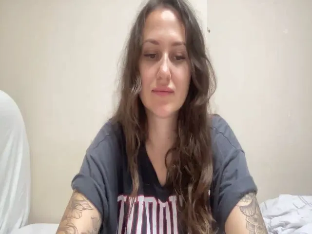 Live sex webcam photo for Curvy_Bae #273983618