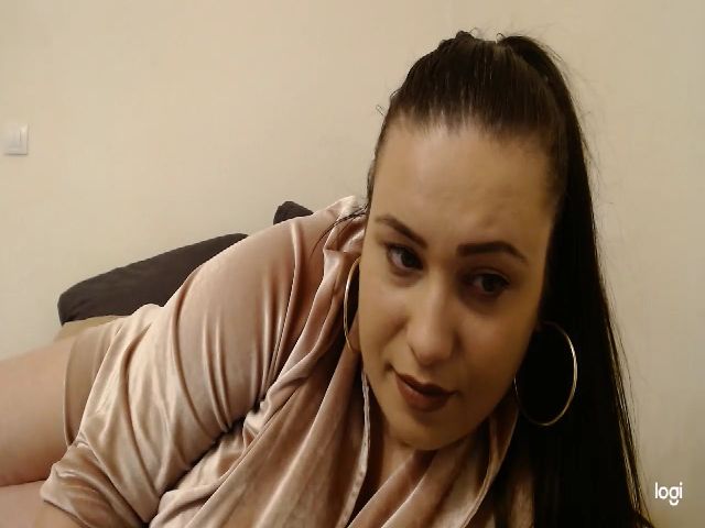 Live sex webcam photo for Curvygabriela #272770619