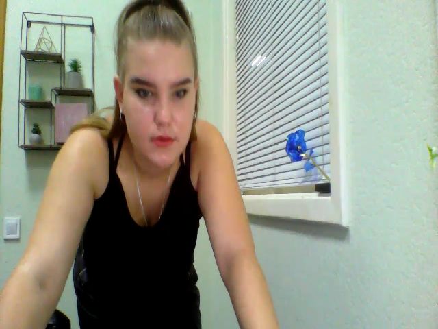 Live sex webcam photo for Cutie_Sonya #275235461