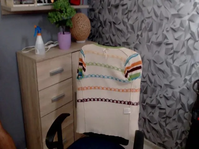 Live sex webcam photo for DESIREellen #272475310