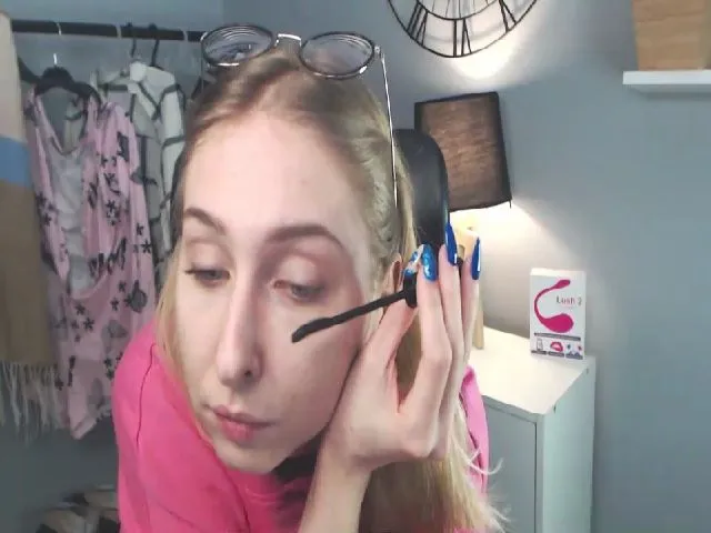 Live sex webcam photo for DIRTYgianna #272147107