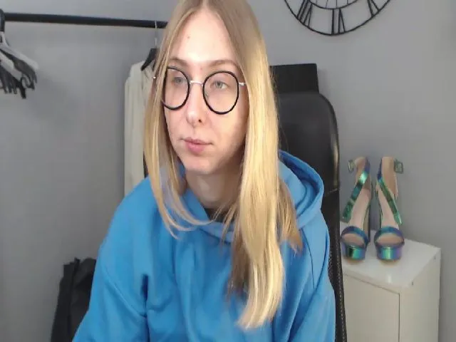 Live sex webcam photo for DIRTYgianna #272317104