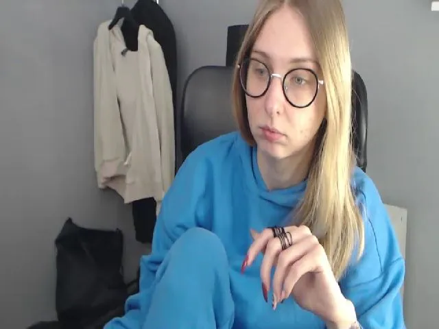 Live sex webcam photo for DIRTYgianna #272410434