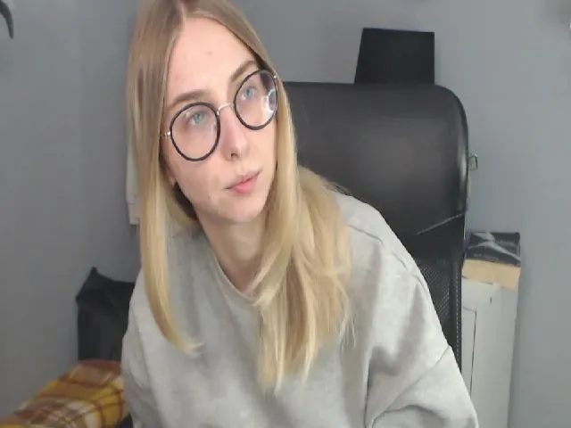 Live sex webcam photo for DIRTYgianna #272552959