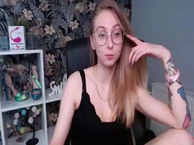 Live sex webcam photo for DIRTYgianna #273800514