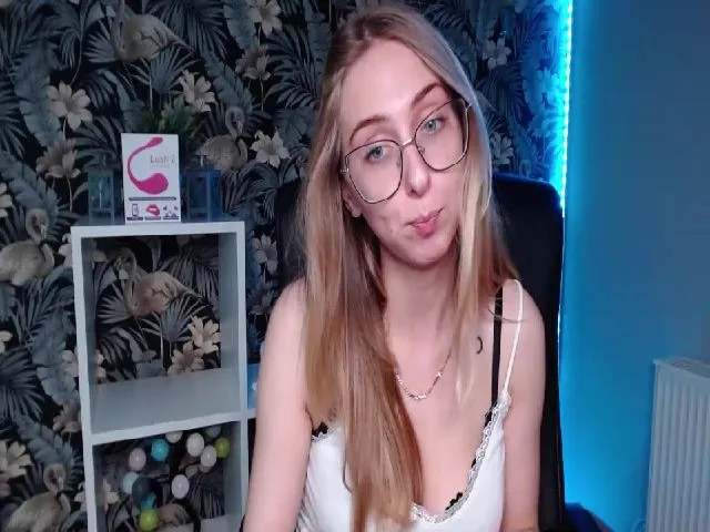 Live sex webcam photo for DIRTYgianna #273898604