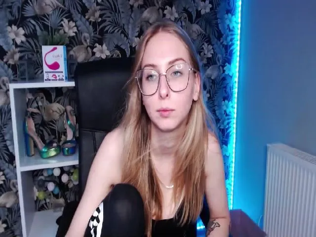 Live sex webcam photo for DIRTYgianna #273908531