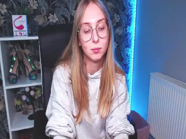 Live sex webcam photo for DIRTYgianna #273968312