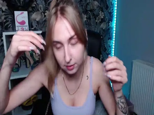 Live sex webcam photo for DIRTYgianna #274457199