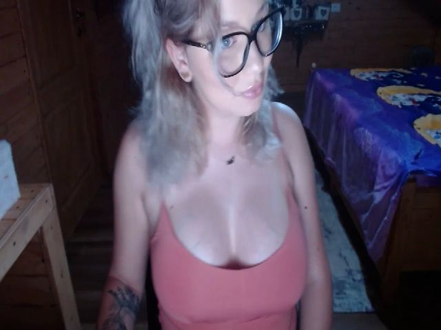 Live sex webcam photo for DOLL__K #273814173