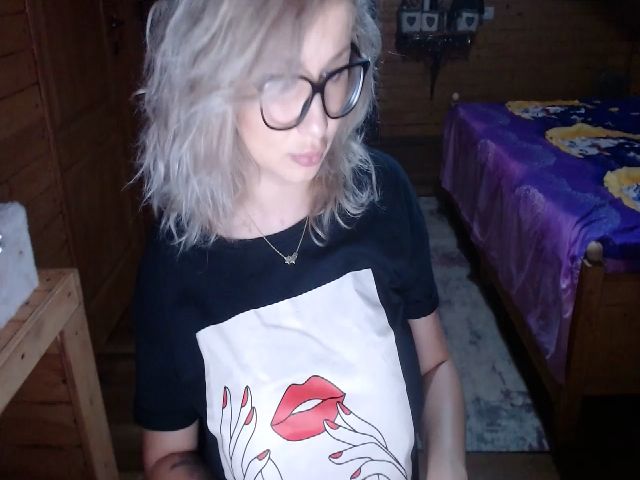 Live sex webcam photo for DOLL__K #273839017