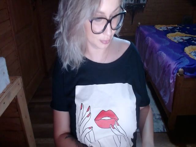 Live sex webcam photo for DOLL__K #273839167