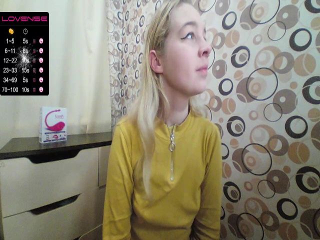 Live sex webcam photo for Daddys__girl_ #272482219