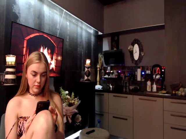 Live sex webcam photo for Dana_love1 #274233205